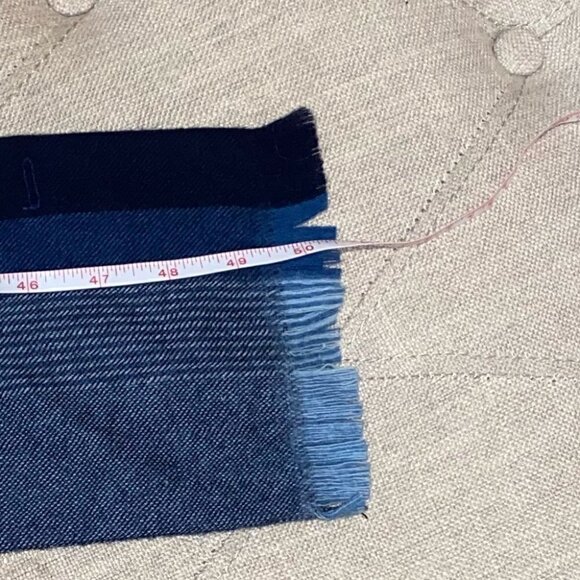 𝅺scarf 100% wool buttons - Picture 6 of 8